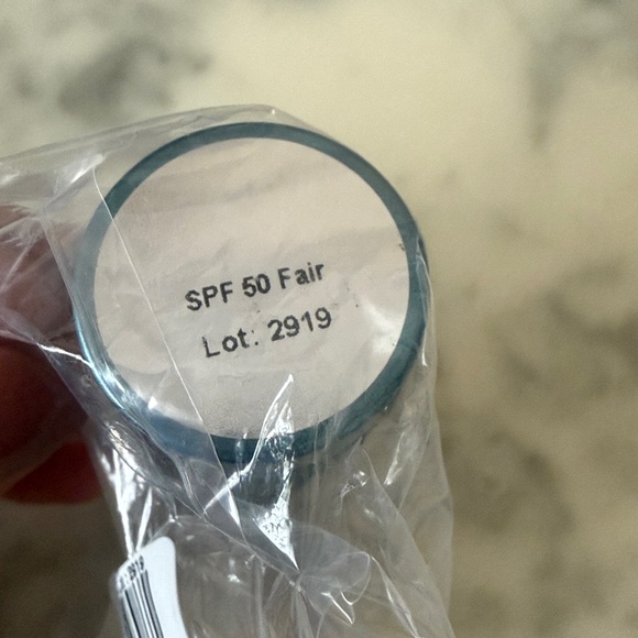 Colorescience Sunforgettable Total Protection Brush-On Shield SPF 50 Fair Travel - Picture 4 of 4